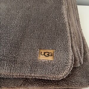 UGG Taupe Sherpa Throw Fleece